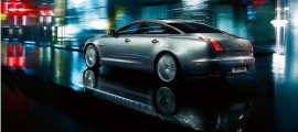 vue 3/4 arrière de la jaguar xjl supersport