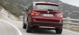 le bmw x3 2 pris en roulant de l'arrière