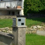 Un radar pour flasher les facteurs une boîte aux lettres transformée en radar
