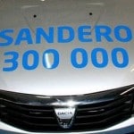 capot de la 30000eme dacia sandero produite