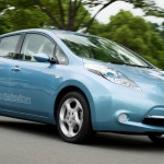 Nissan Leaf : la voiture électrique nippone sur les chaînes de production Nissan veut faire de la Leaf une voiture électrique comme les autres... Le pari sera-t-il concluant ?