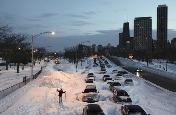 apocalypse neige apocalypse neige 576x377 Chicago sous lune des plus grosses tempêtes de neige de son histoire