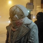 passant sous la neige new york passant sous la neige new york 150x150 Chicago sous lune des plus grosses tempêtes de neige de son histoire
