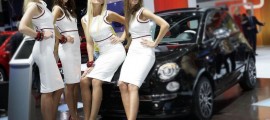 4 hôtesses particulièrement sexy du salon auto de francfort 2011