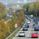 un embouteillage sur autoroute