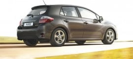 la toyota auris vue de profil