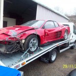 La restauration complète en images d’une Ferrari Testarossa une testarossa sur une dépanneuse