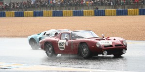 Record d’affluence pour le Mans Classic 2012 ! (+ vidéos) deux autos sur le circuit du mans classic 2012