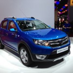 la sandero restylee sur le stand dacia
