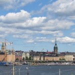 Surnommée la Venise du Nord, où l’eau est évidemment omniprésente, la navigation est un moyen de transport fort utilisé.
