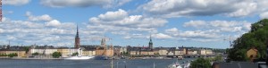 Surnommée la Venise du Nord, où l’eau est évidemment omniprésente, la navigation est un moyen de transport fort utilisé.