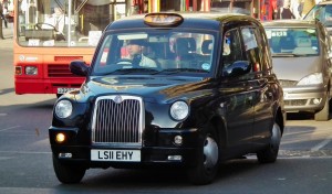 Non, les cabs londoniens ne sont pas morts ! un taxi tx4 de la london taxi compagny