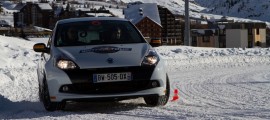 la renault clio rs 2012 sur circuit sur glace