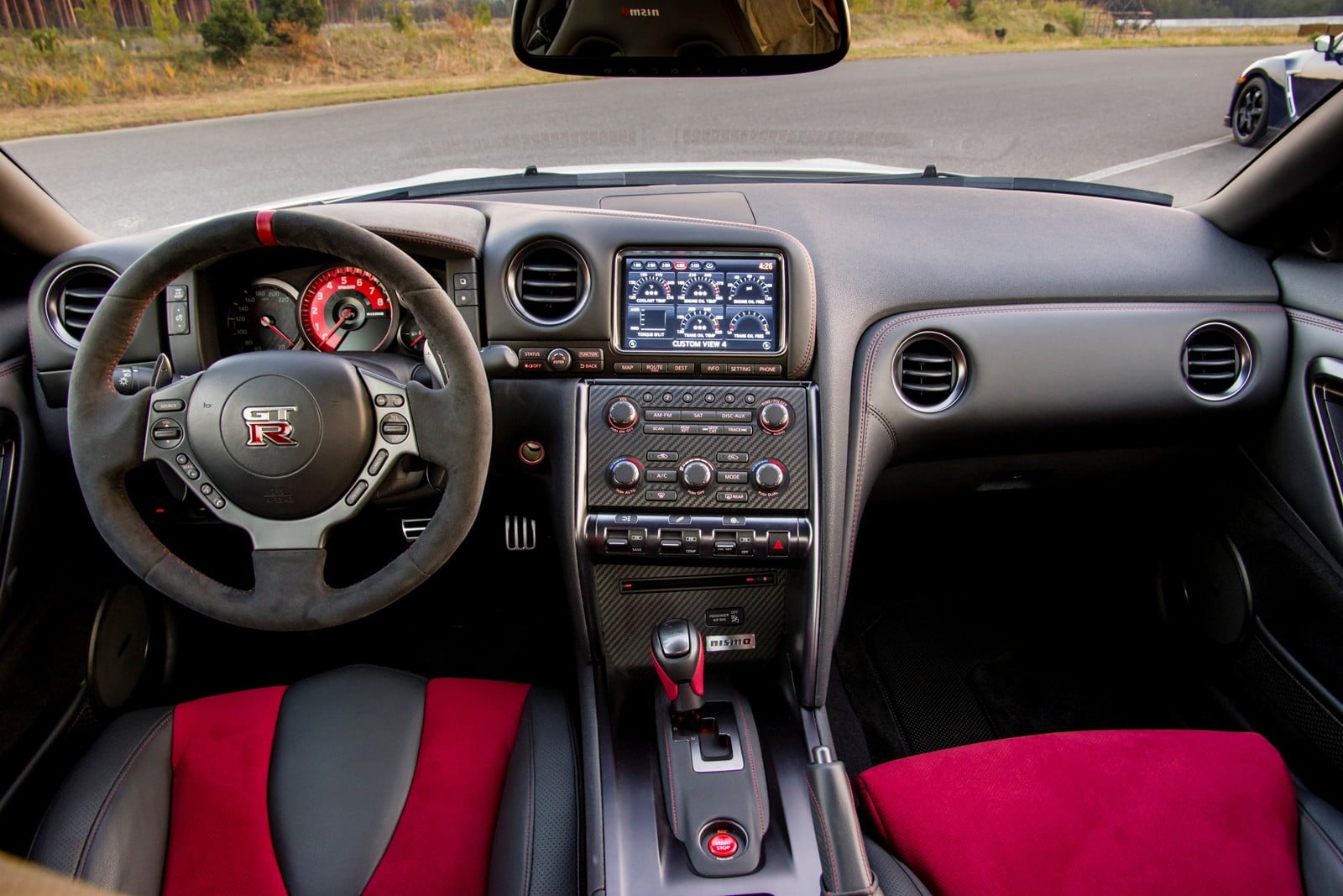 http://abcmoteur.fr/wp-content/uploads/2014/02/interieur-Nissan-GT-R-Nismo-2014.jpg