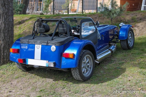 Caterham bleue