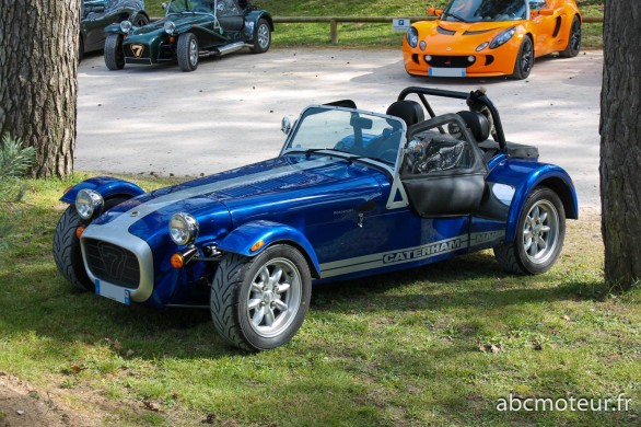 avant Caterham bleue