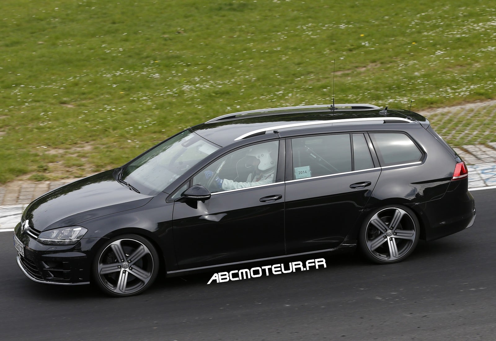 La future Volkswagen Golf R break en photos & vidéo