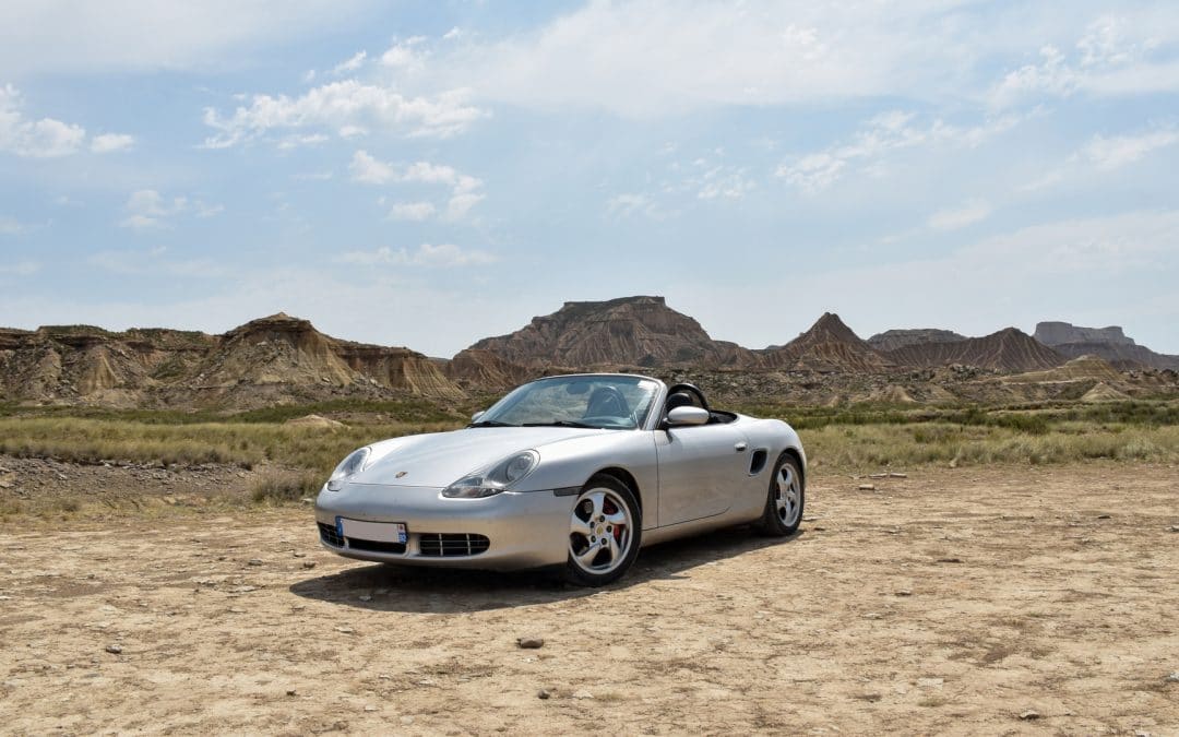 Road trip : traverser le désert des Bardenas Reales en Porsche Boxster, c’est possible !